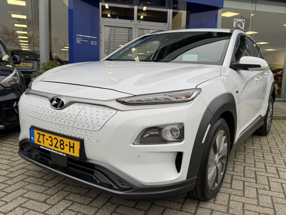 Hyundai KONA EV Premium 64 kWh 38