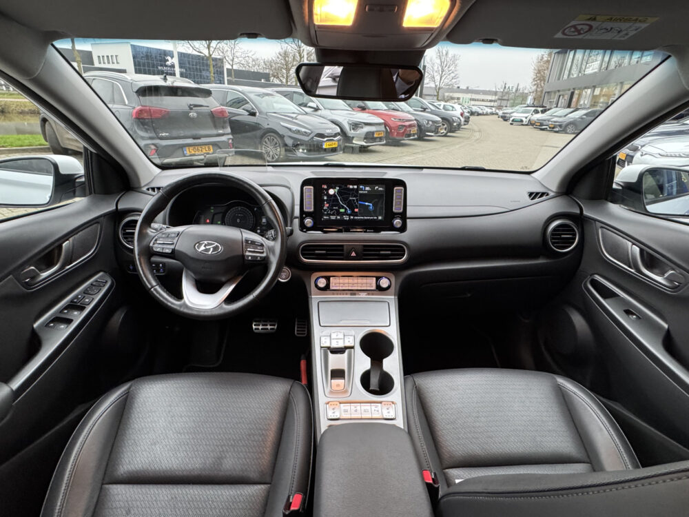 Hyundai KONA EV Premium 64 kWh 6