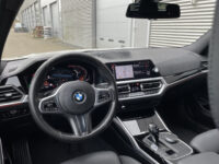 BMW 3 Serie Touring 330i Introduction Executive Edition 43