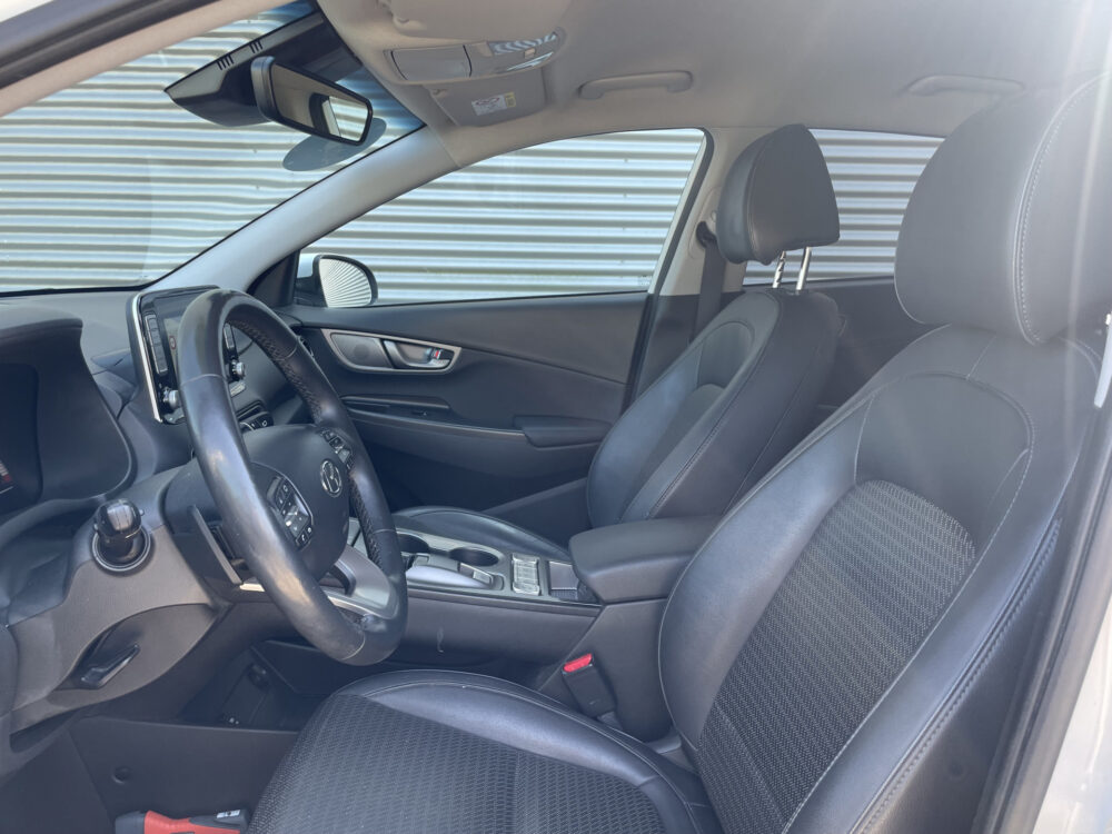 Hyundai KONA EV Premium 64 kWh 12