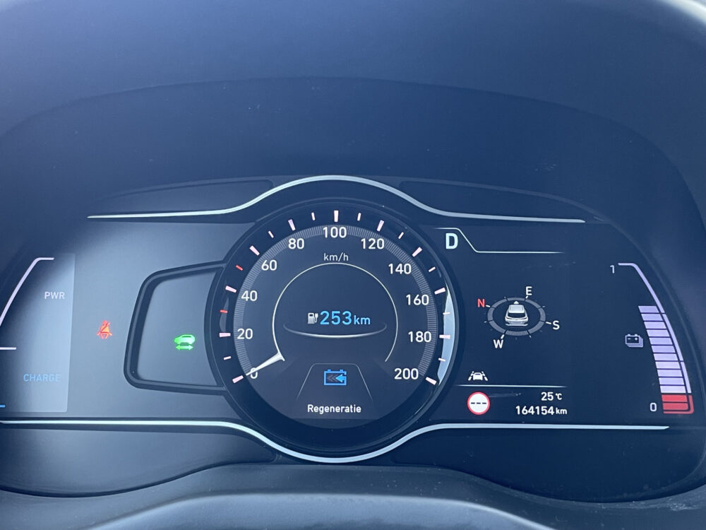 Hyundai KONA EV Premium 64 kWh 26