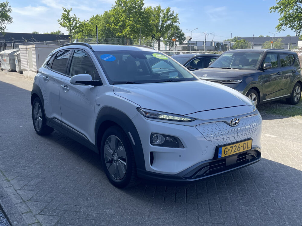 Hyundai KONA EV Premium 64 kWh 3