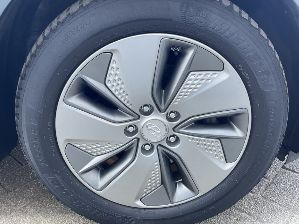 Hyundai KONA EV Premium 64 kWh 4