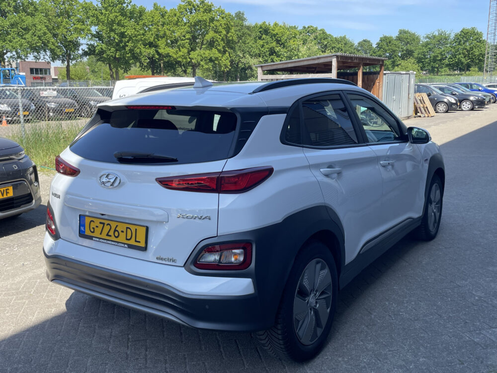 Hyundai KONA EV Premium 64 kWh 7