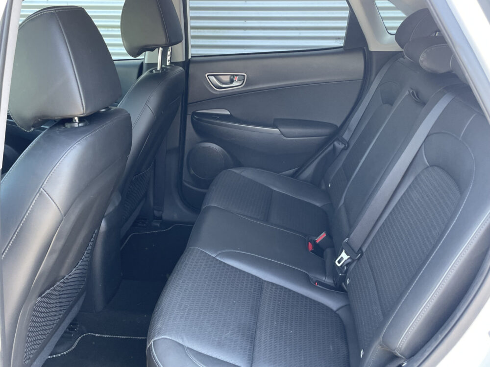 Hyundai KONA EV Premium 64 kWh 8