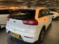 Kia Niro 1.6 GDi Hybrid First Edition 25