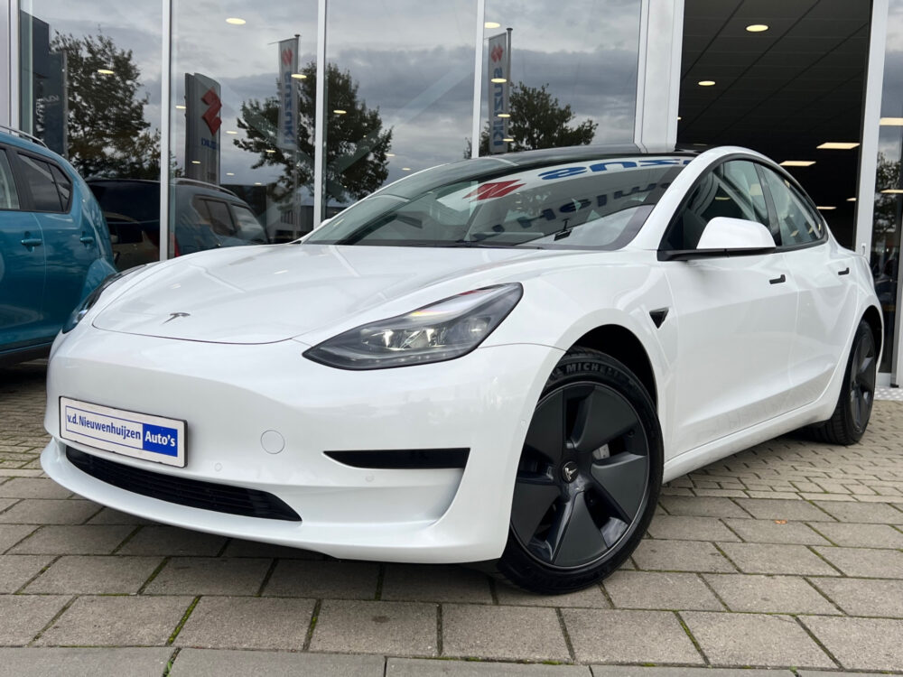 Tesla Model 3 Standard RWD Plus 1