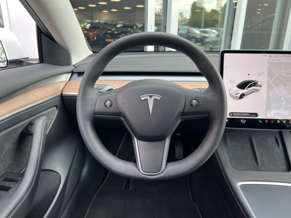 Tesla Model 3 Standard RWD Plus 17