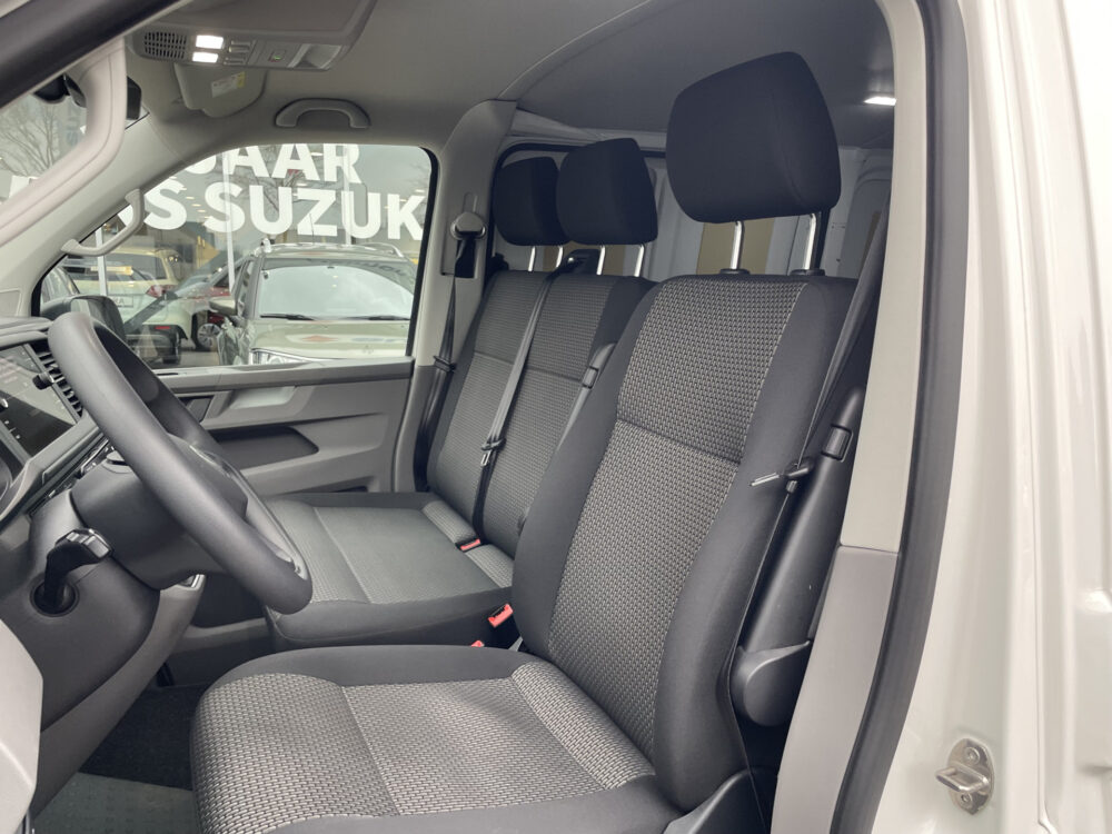 Volkswagen Transporter 2.0 TDI L2H1 28 11