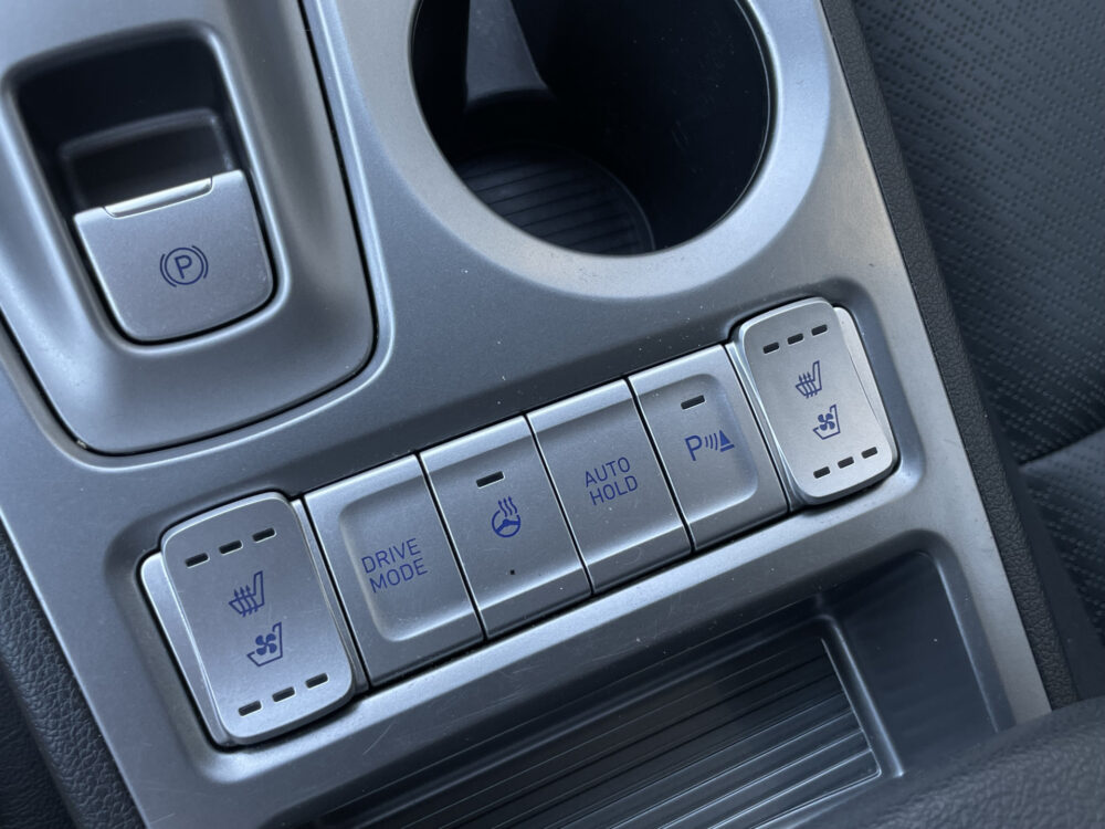 Hyundai KONA EV Premium 64 kWh 16
