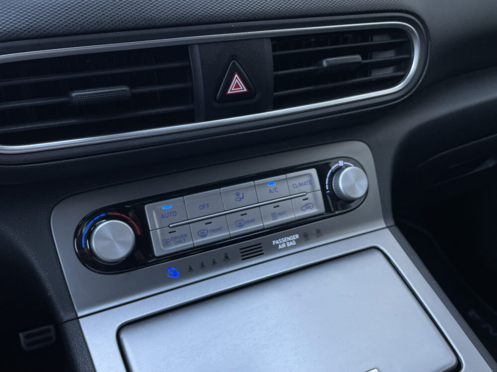Hyundai KONA EV Premium 64 kWh 17