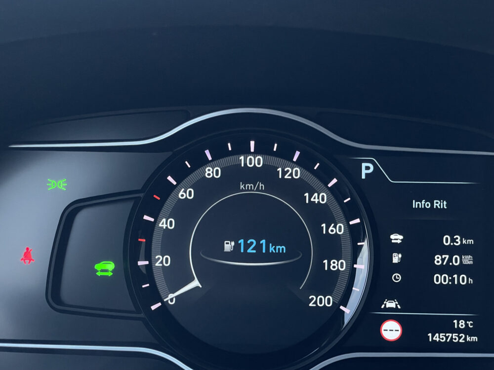 Hyundai KONA EV Premium 64 kWh 25