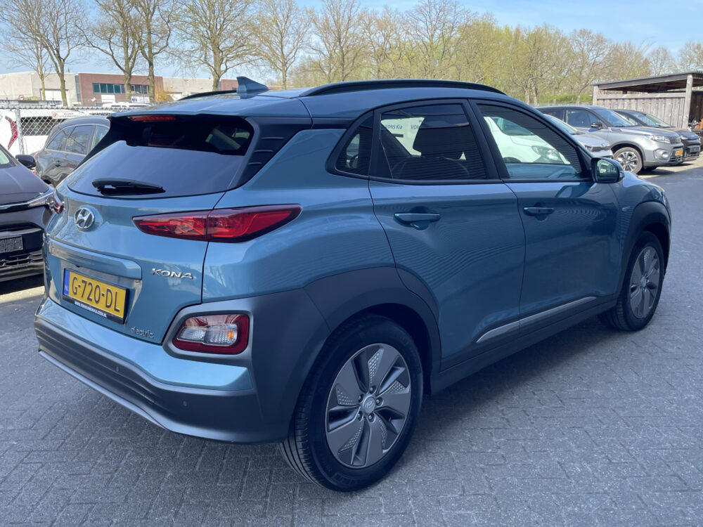 Hyundai KONA EV Premium 64 kWh 7