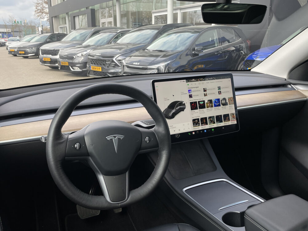Tesla Model Y Long Range AWD 75 kWh 13