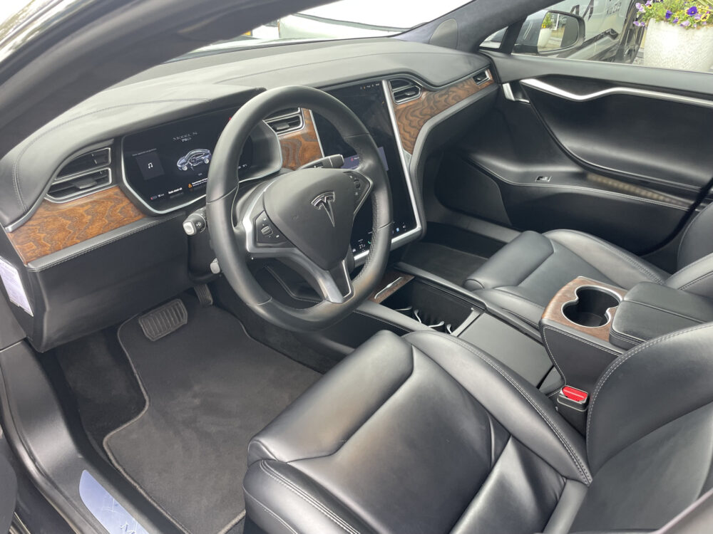 Tesla Model S 75D Base 10
