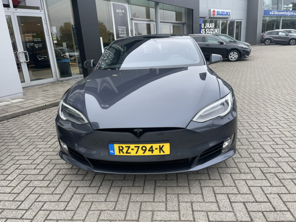 Tesla Model S 75D Base 2