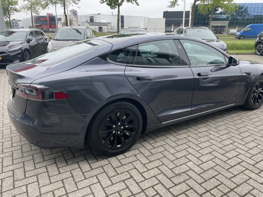 Tesla Model S 75D Base 7