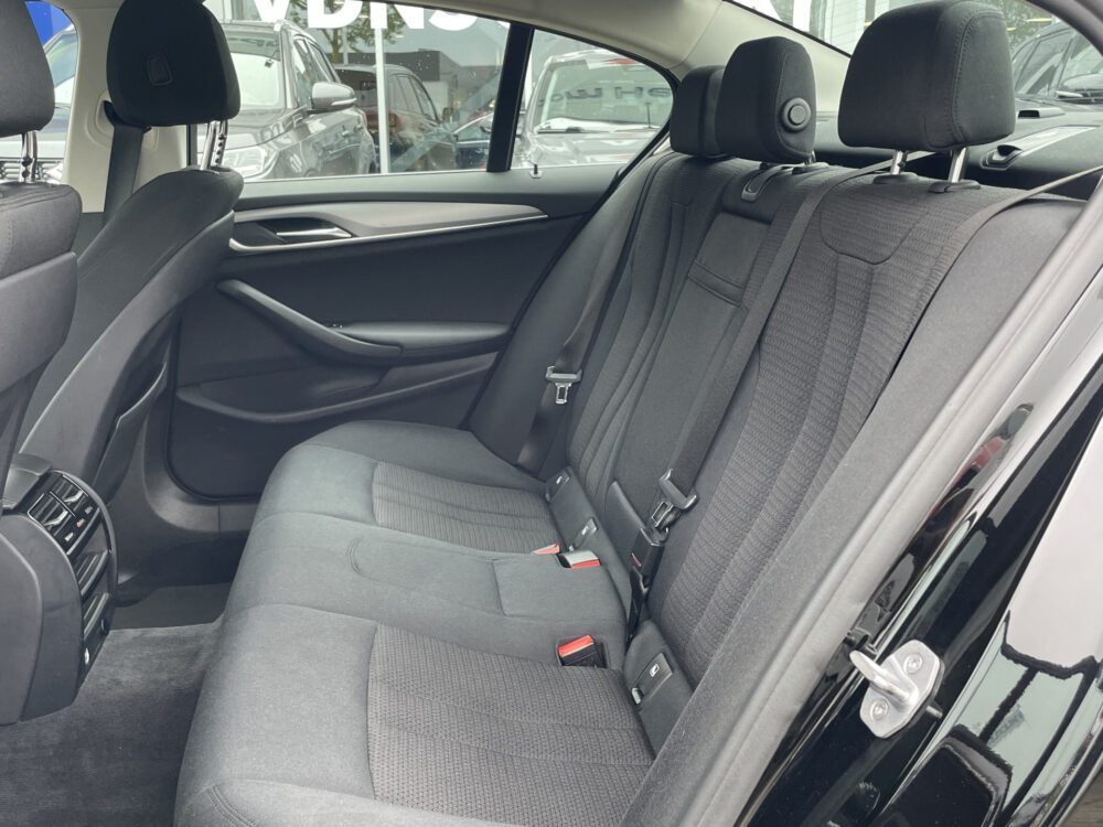 BMW 5 Serie 520i High Executive 10