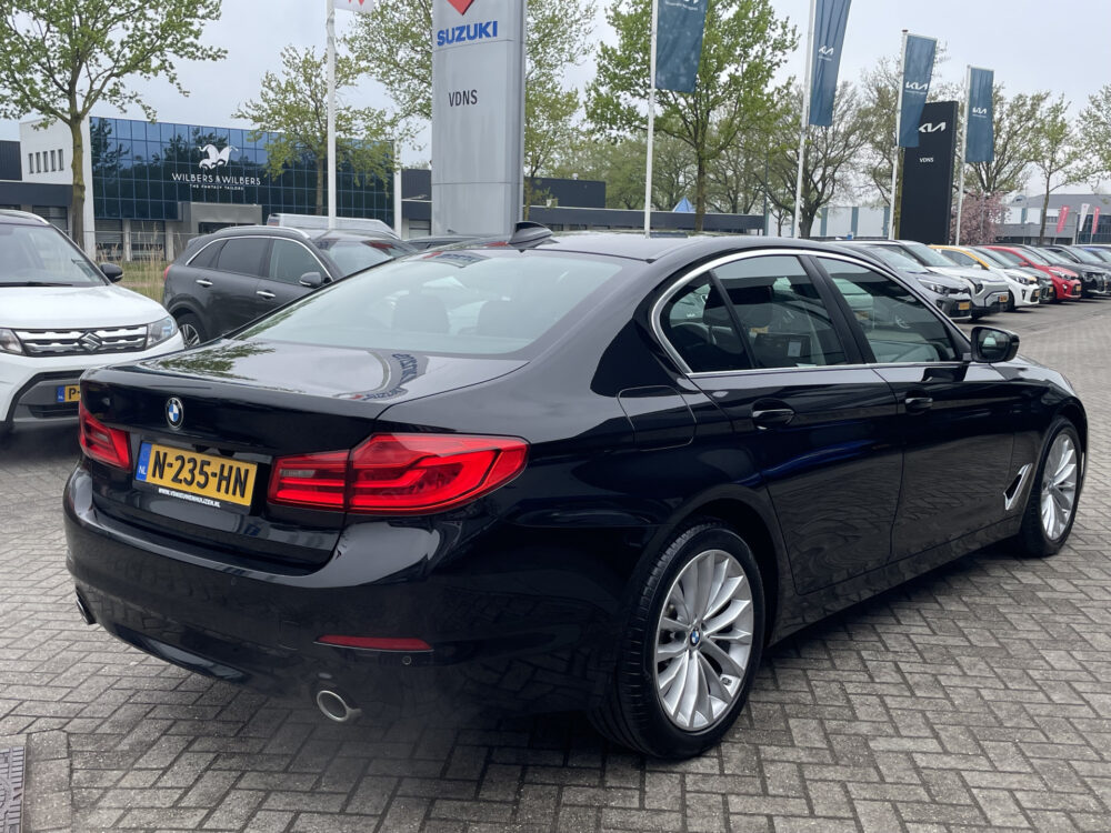 BMW 5 Serie 520i High Executive 8