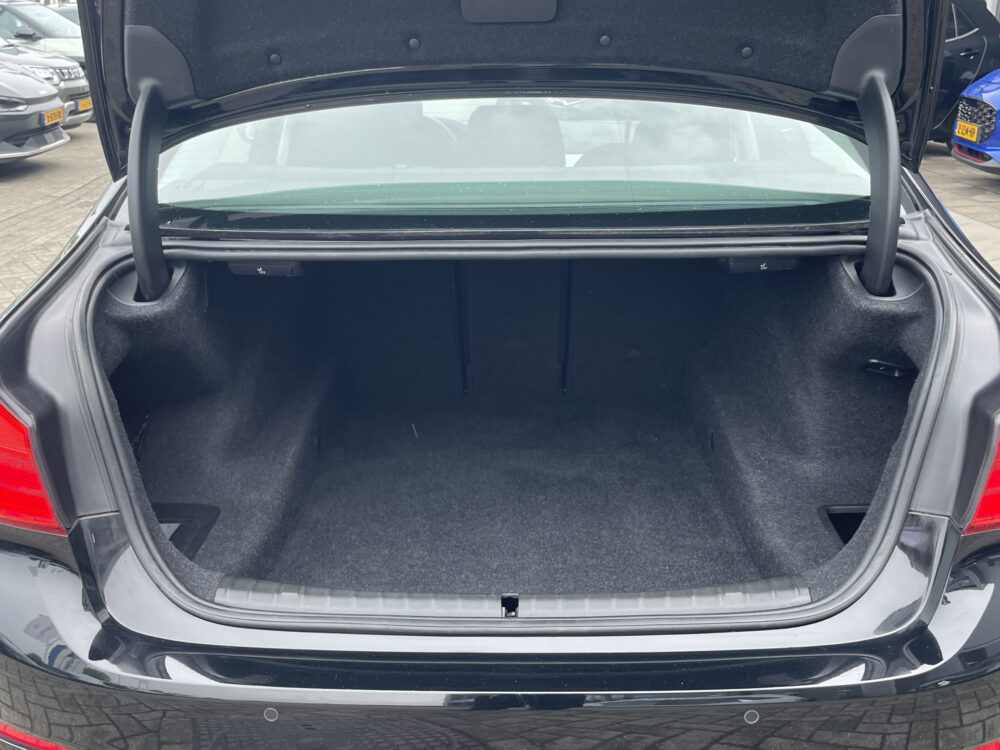 BMW 5 Serie 520i High Executive 9