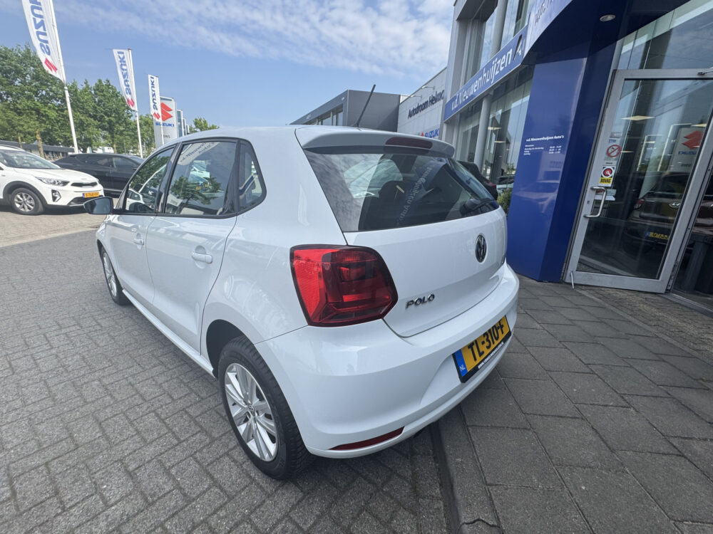 Volkswagen Polo 1.2 TSI Comfortline Connected Series 8