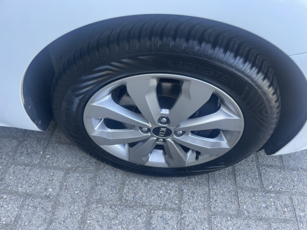 Kia Rio 1.0 T-GDi MHEV DynamicPlusLine 5
