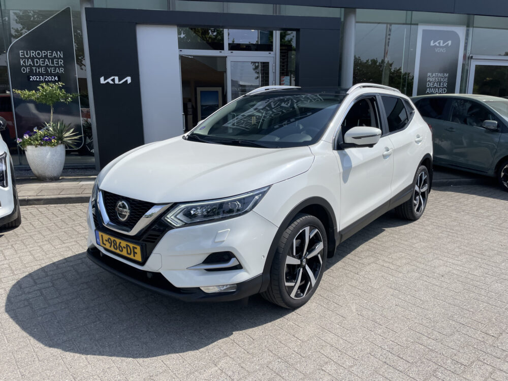 Nissan QASHQAI 1.3 DIG-T Tekna // PanoDak // Leder // Trekhaak 1