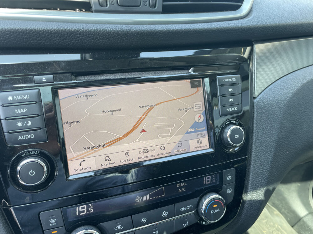 Nissan QASHQAI 1.3 DIG-T Tekna // PanoDak // Leder // Trekhaak 10