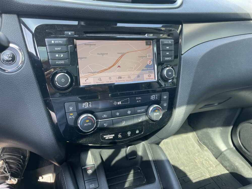 Nissan QASHQAI 1.3 DIG-T Tekna // PanoDak // Leder // Trekhaak 11