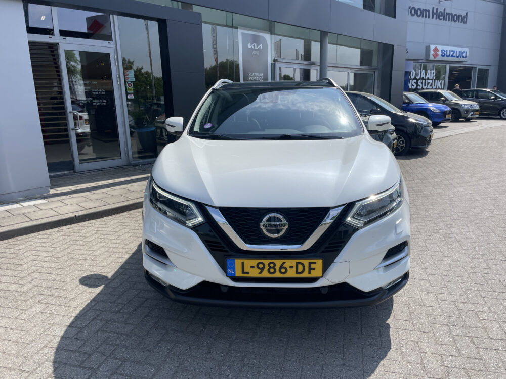 Nissan QASHQAI 1.3 DIG-T Tekna // PanoDak // Leder // Trekhaak 2