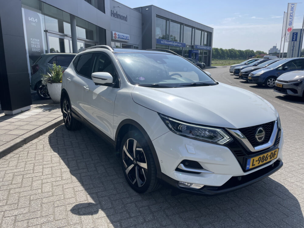 Nissan QASHQAI 1.3 DIG-T Tekna // PanoDak // Leder // Trekhaak 3
