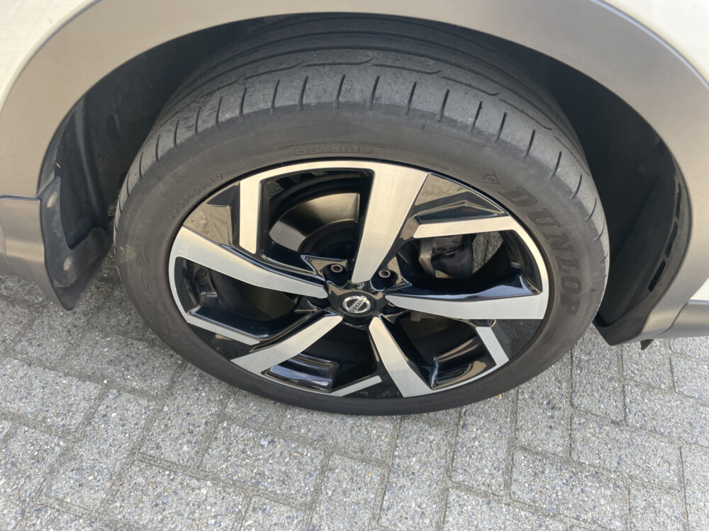Nissan QASHQAI 1.3 DIG-T Tekna // PanoDak // Leder // Trekhaak 4