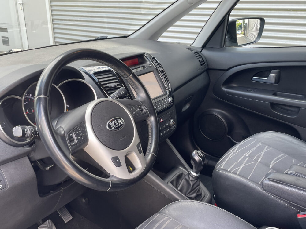 Kia Venga 1.4 CVVT DynamicLine 9