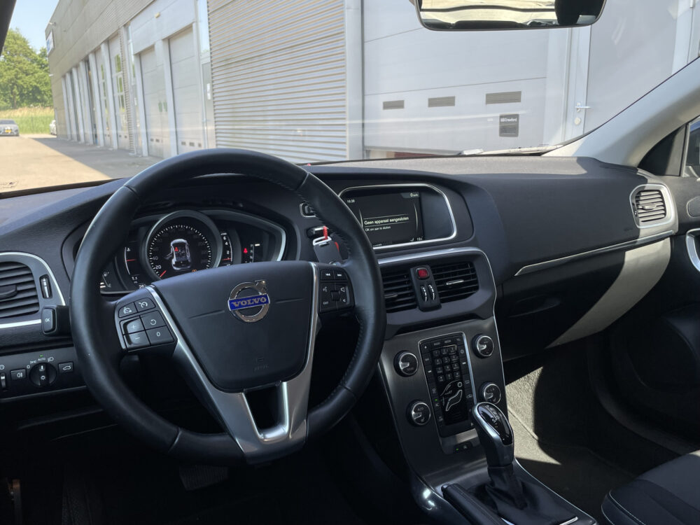 Volvo V40 1.5 T3 Momentum 10