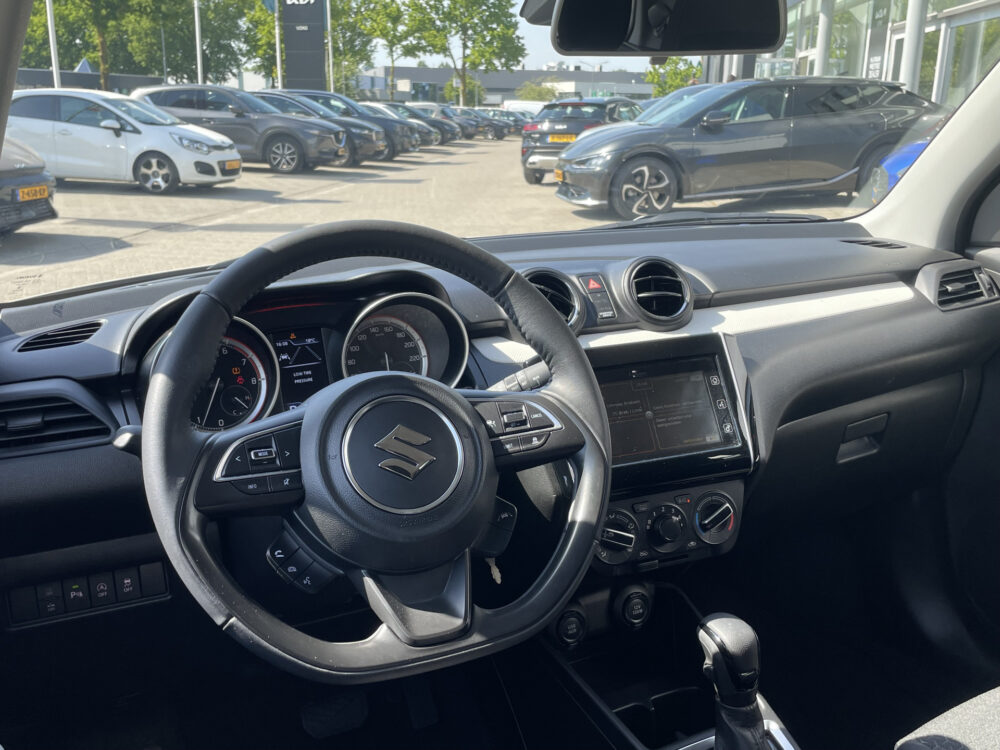 Suzuki Swift 1.2 Select Smart Hybrid 10