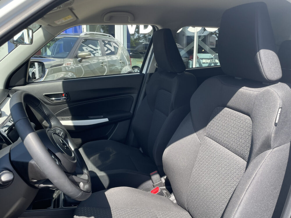 Suzuki Swift 1.2 Select Smart Hybrid 13