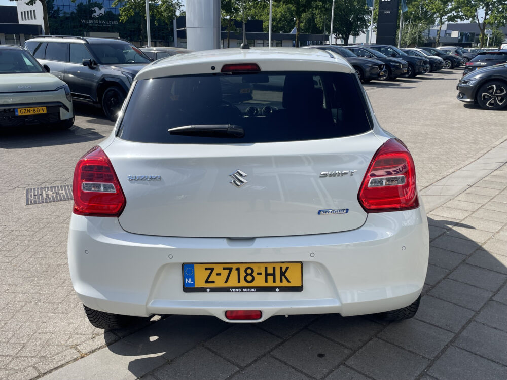 Suzuki Swift 1.2 Select Smart Hybrid 6