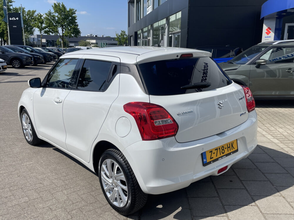 Suzuki Swift 1.2 Select Smart Hybrid 7