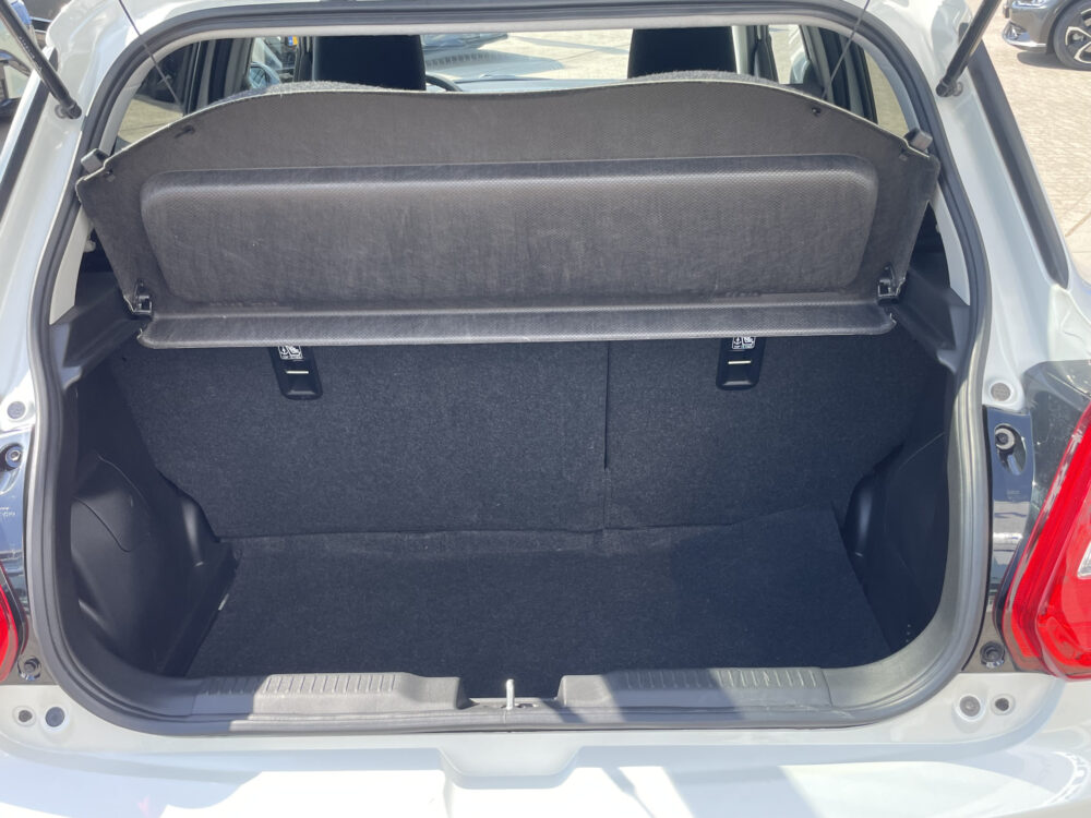 Suzuki Swift 1.2 Select Smart Hybrid 8