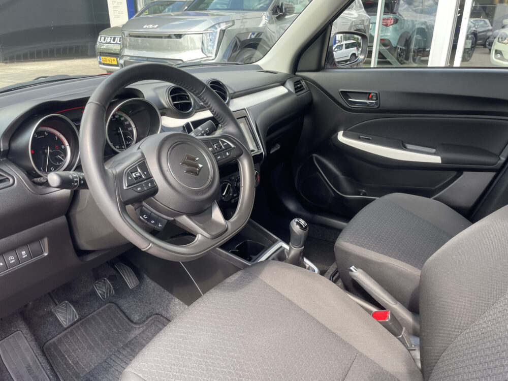 Suzuki Swift 1.2 Select Smart Hybrid 14