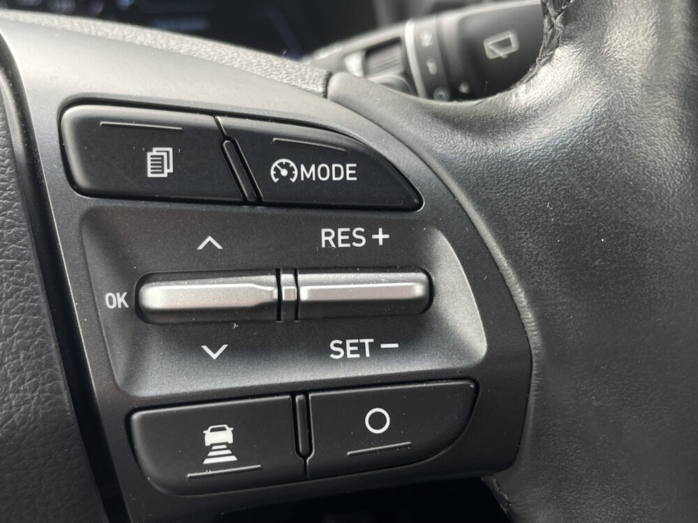 Hyundai KONA EV Limited 64 kWh 25
