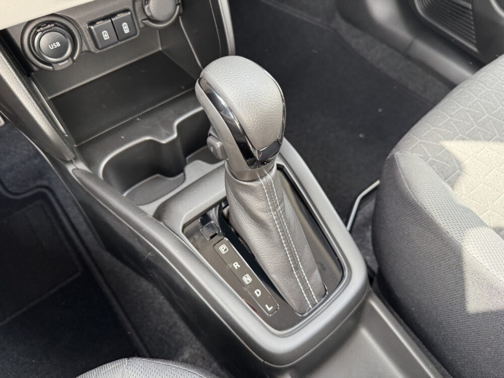 Suzuki Swift 1.2 Select Smart Hybrid 10