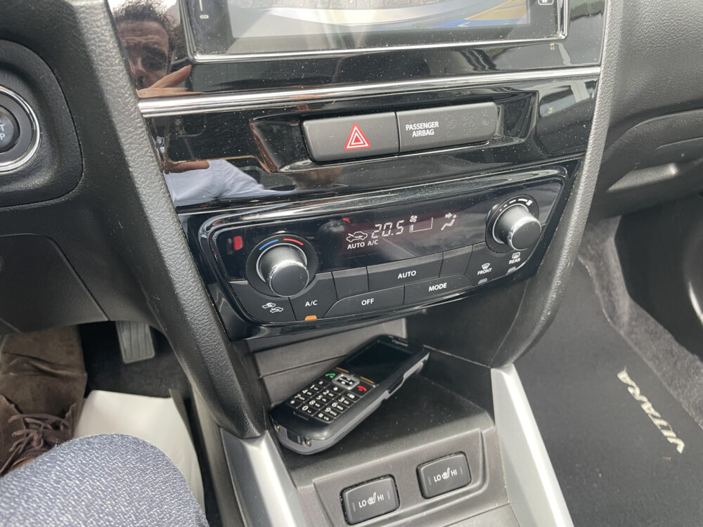 Suzuki Vitara 1.6 High Executive 12