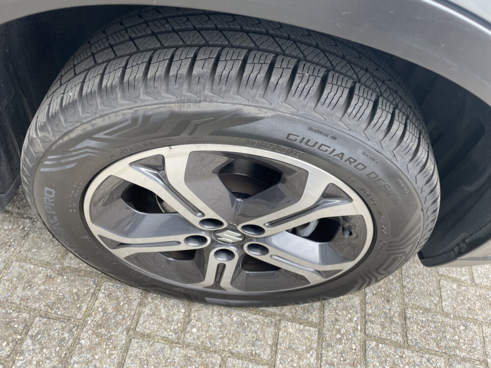 Suzuki Vitara 1.6 High Executive 4