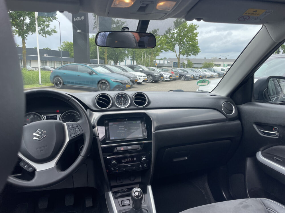 Suzuki Vitara 1.6 High Executive 8