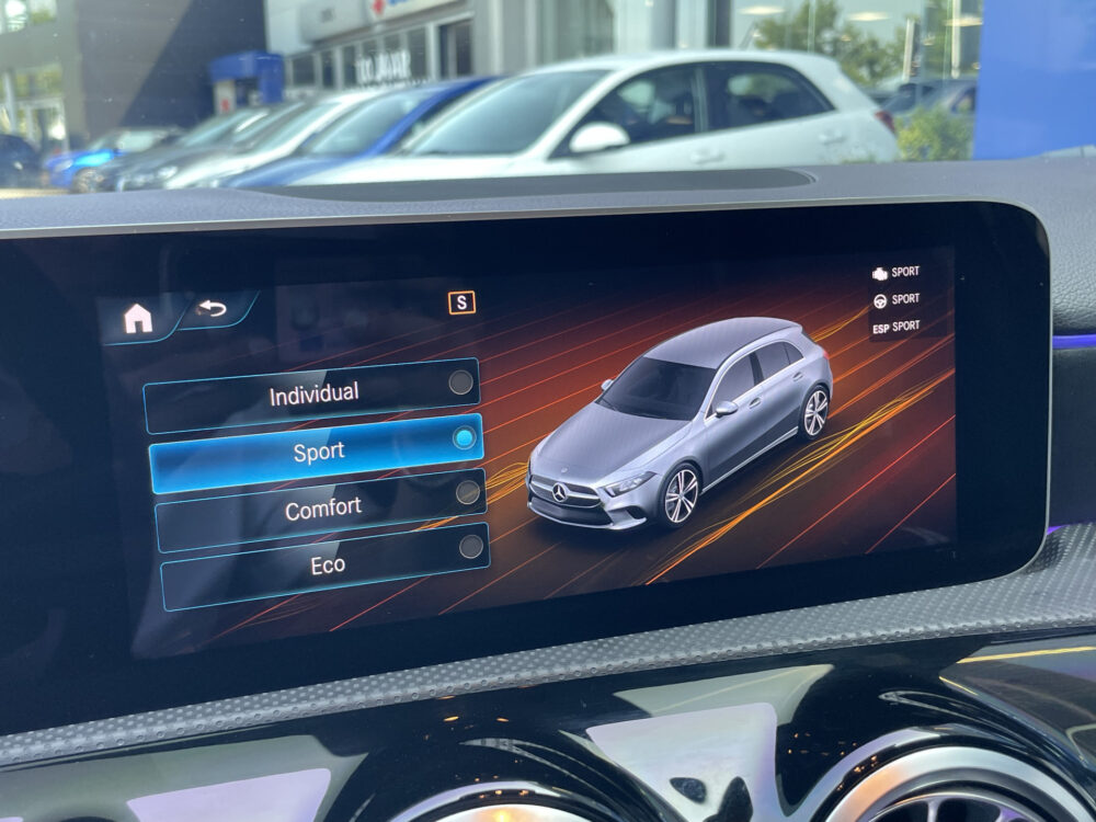 Mercedes-Benz A-Klasse 200 AMG Line 26