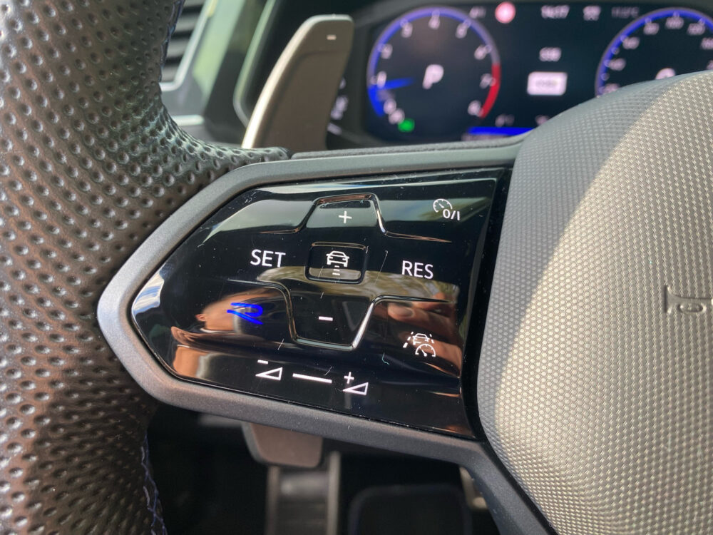 Volkswagen Tiguan R 2.0 TSI 4Motion 24