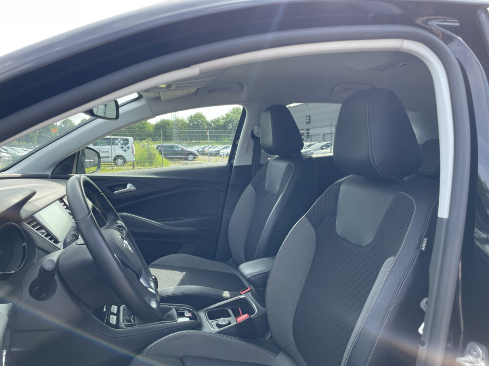 Opel Grandland X 1.2 Turbo Business Edition 14