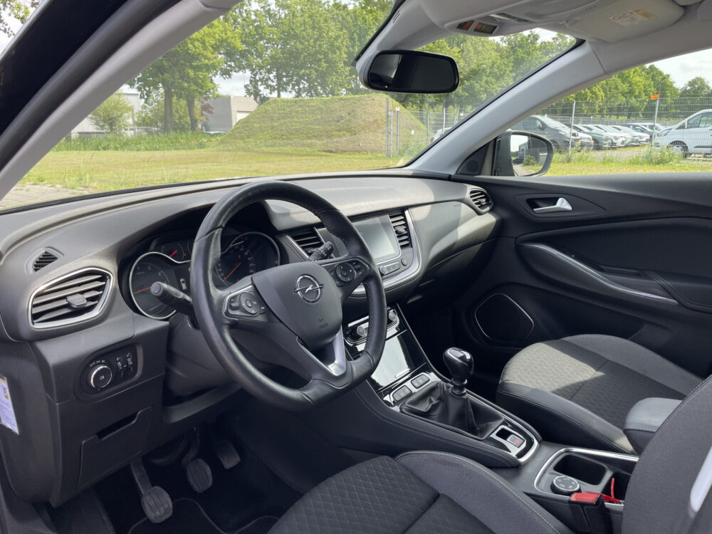 Opel Grandland X 1.2 Turbo Business Edition 15