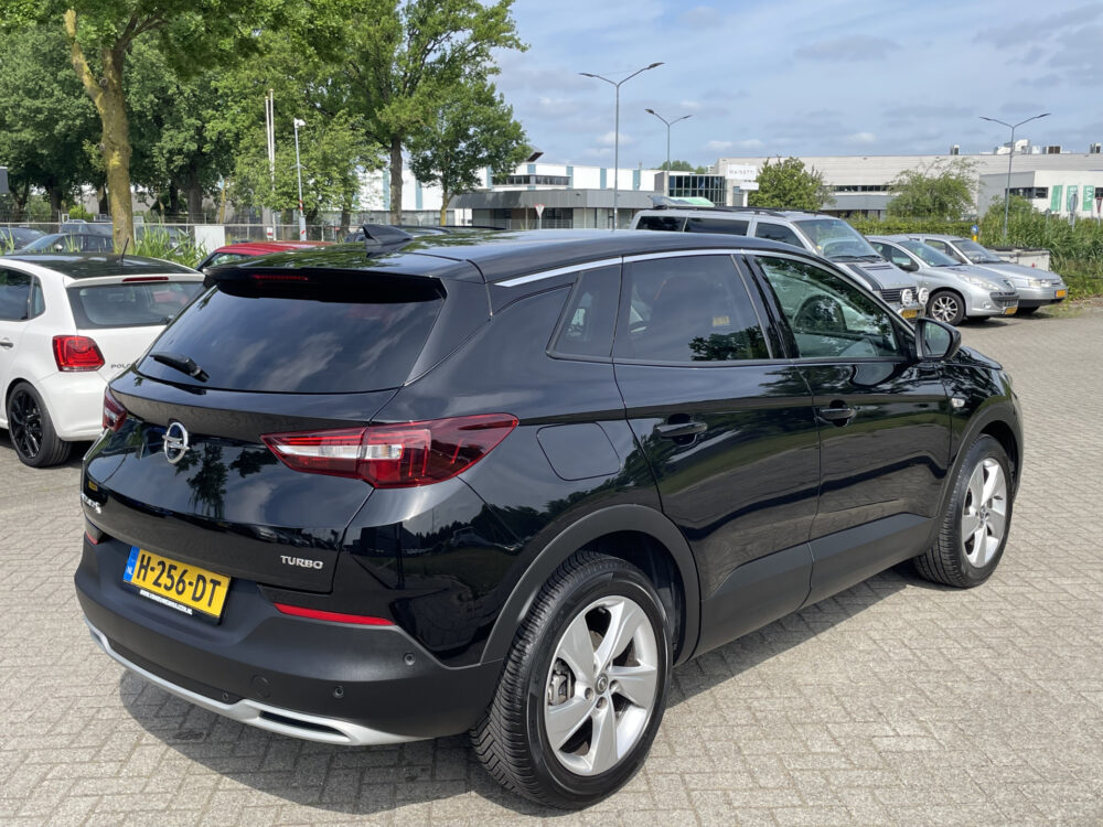 Opel Grandland X 1.2 Turbo Business Edition 8